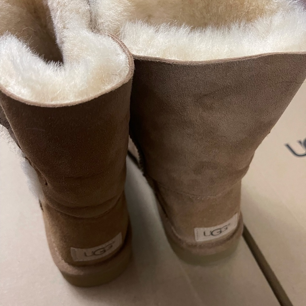UGG BAILEY BUTTON II⭐️